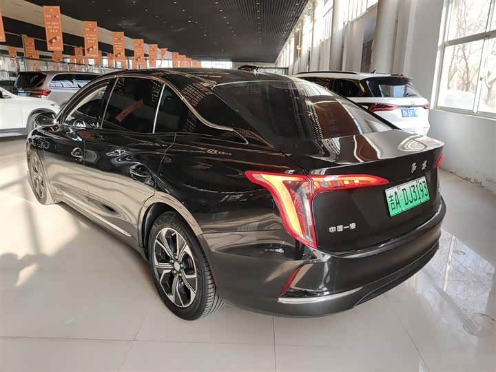 Фото 5 - Hongqi E-QM5