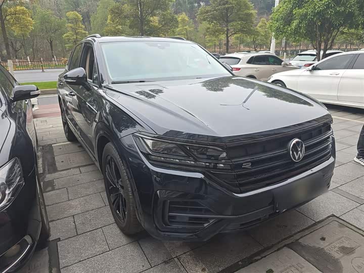 Фото 4 - Volkswagen Touareg
