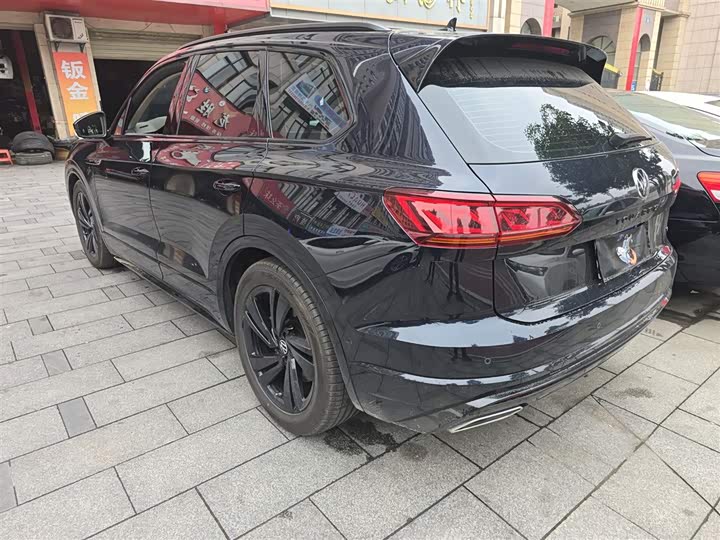 Фото 5 - Volkswagen Touareg