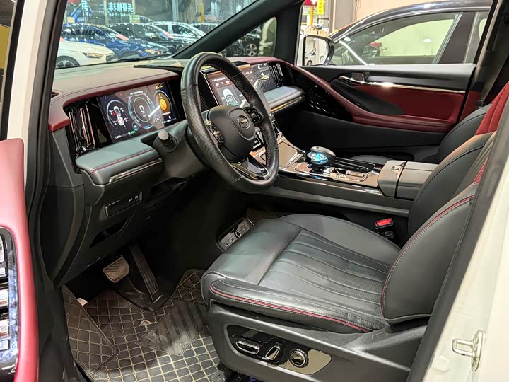 Фото 7 - GAC Trumpchi M8