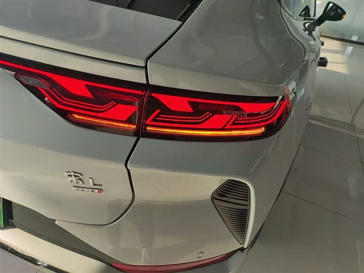 Фото 8 - BYD Song L