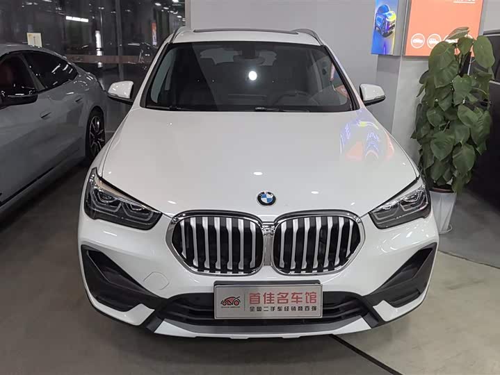 Фото 2 - BMW X1