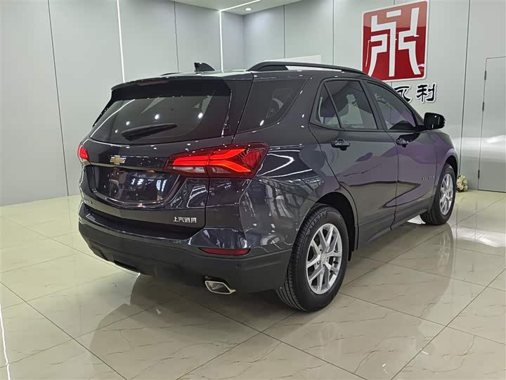 Фото 4 - Chevrolet Equinox