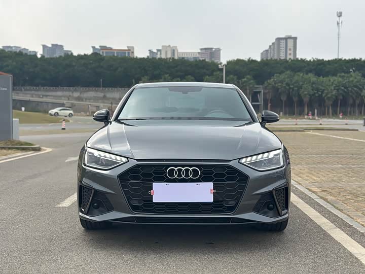Фото 2 - Audi A4L