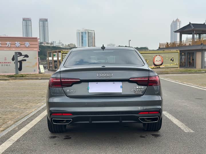 Фото 5 - Audi A4L