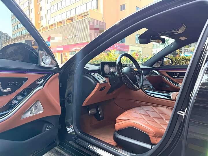 Фото 4 - Mercedes-Benz Maybach S-Class