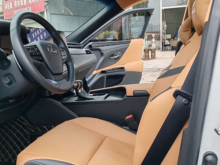 Фото 5 - Lexus ES