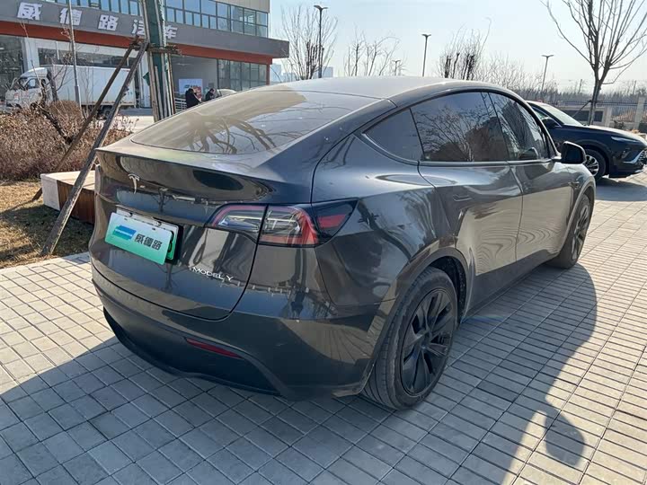 Фото 6 - Tesla Model Y