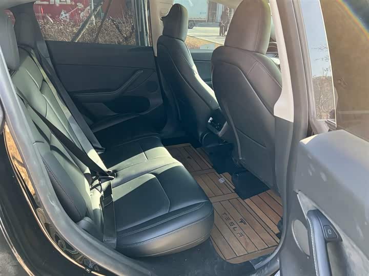 Фото 9 - Tesla Model Y