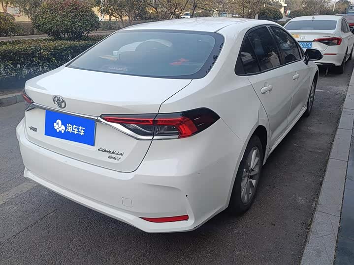 Фото 3 - Toyota Corolla