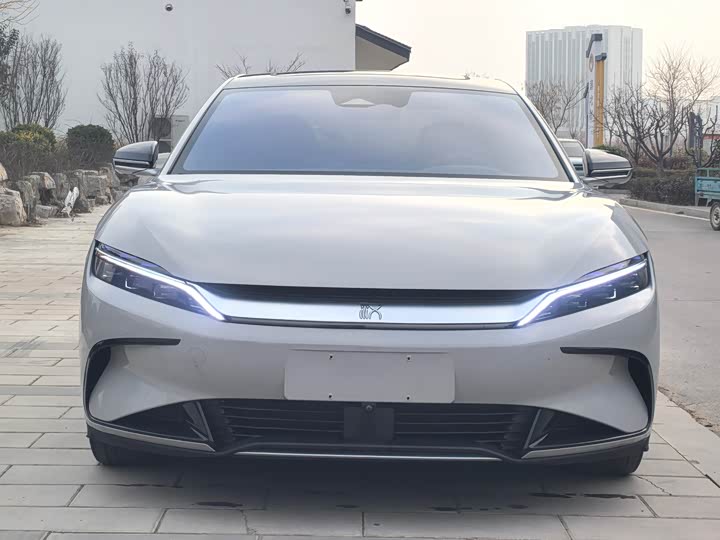 Фото 2 - BYD Han