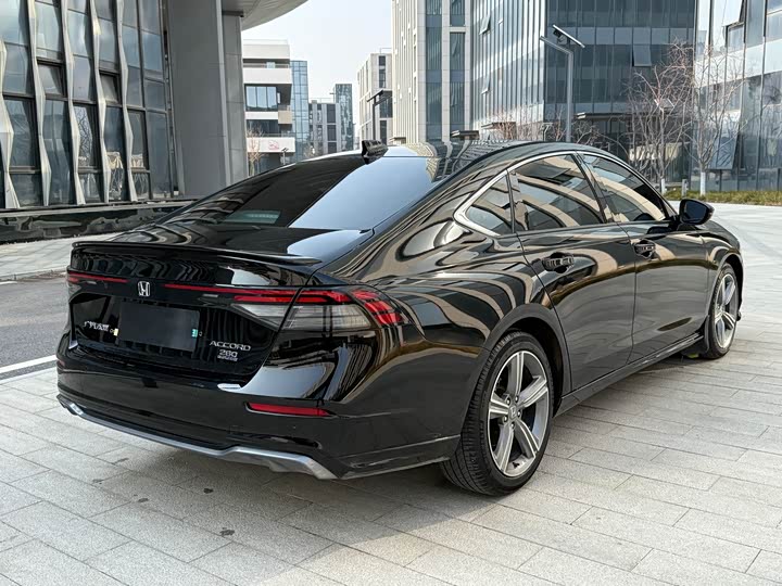 Фото 4 - Honda Accord