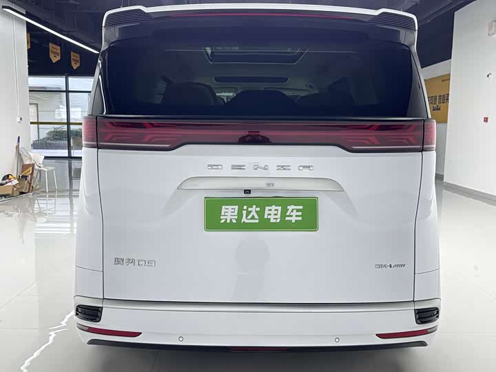 Фото 5 - Denza D9