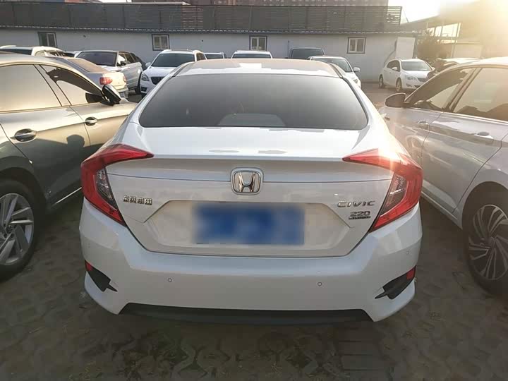 Фото 6 - Honda Civic