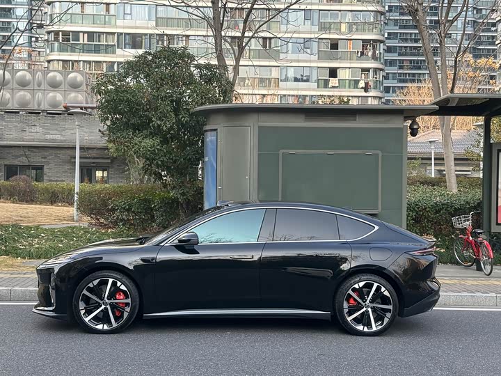 Фото 3 - Nio ET5