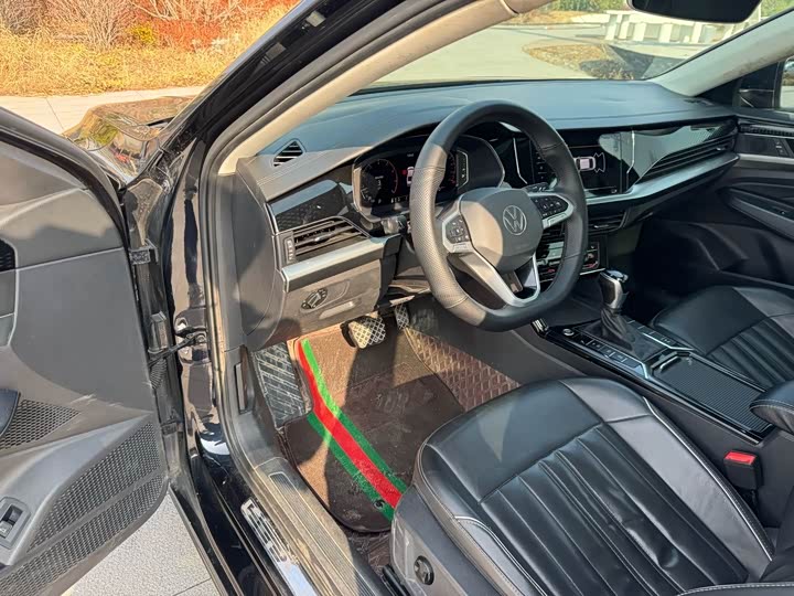 Фото 8 - Volkswagen Passat