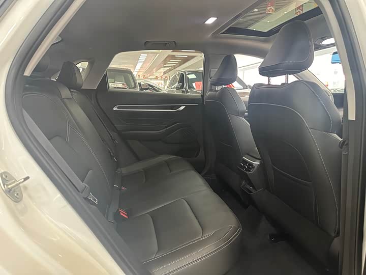 Фото 9 - Geely Emgrand