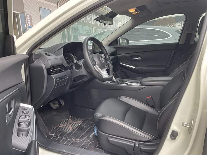 Фото 4 - Nissan Sylphy