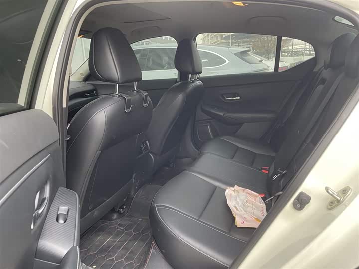 Фото 5 - Nissan Sylphy