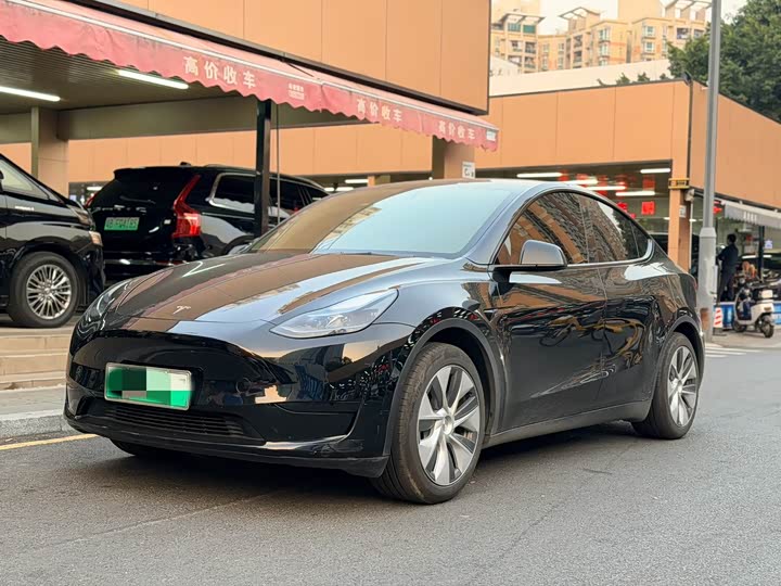 Фото 1 - Tesla Model Y