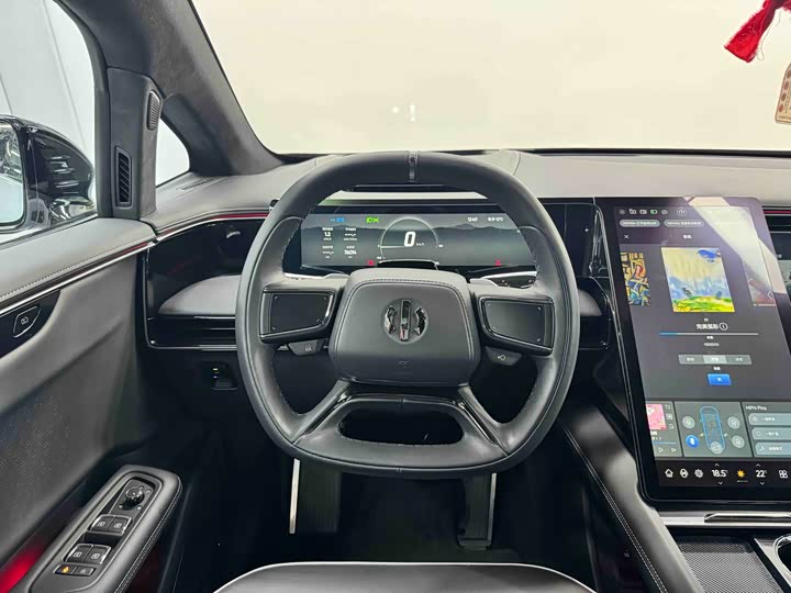 Фото 9 - HiPhi X