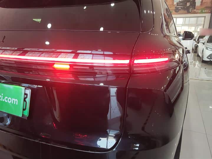 Фото 8 - LiXiang L7