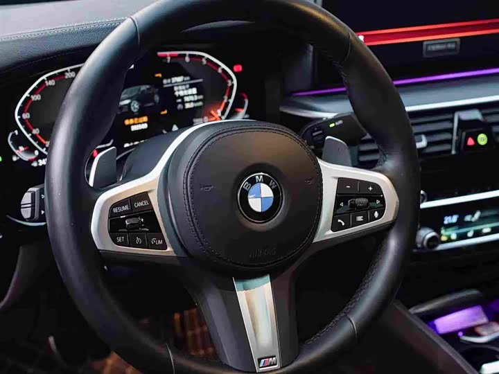 Фото 8 - BMW 5 Series