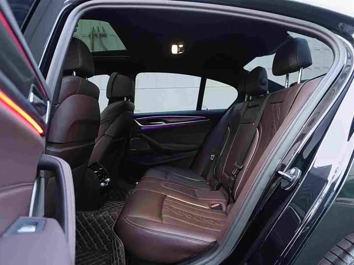 Фото 9 - BMW 5 Series