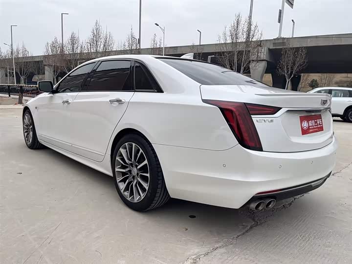 Фото 8 - Cadillac CT6