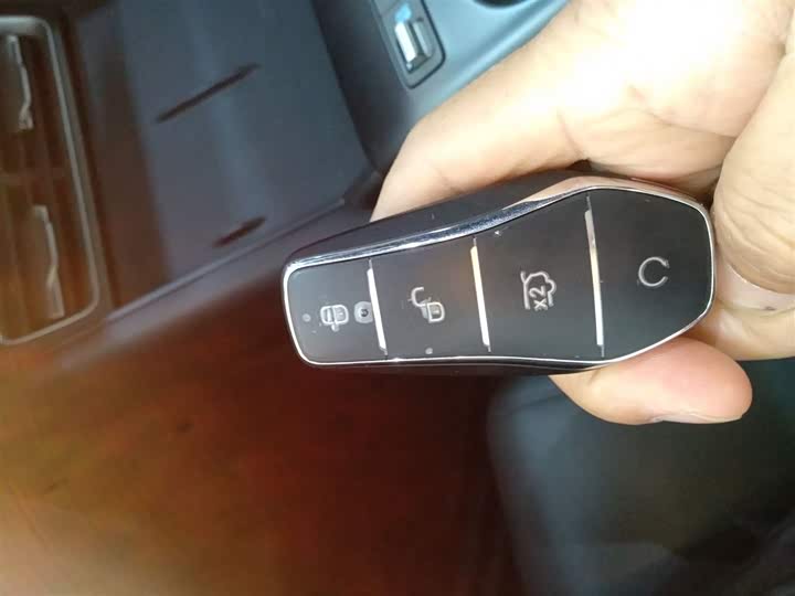 Фото 9 - BYD Qin L