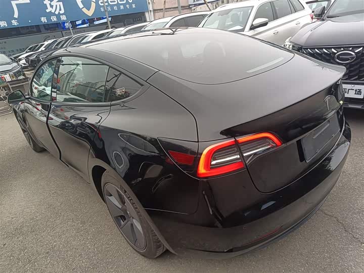 Фото 5 - Tesla Model 3