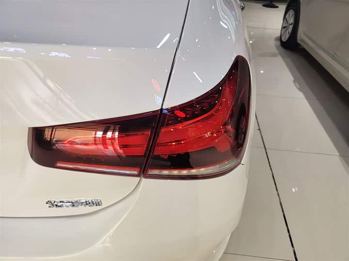 Фото 8 - Mercedes-Benz A-Class