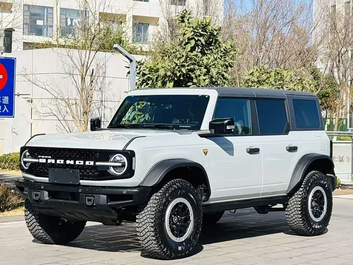 Фото 1 - Ford Bronco