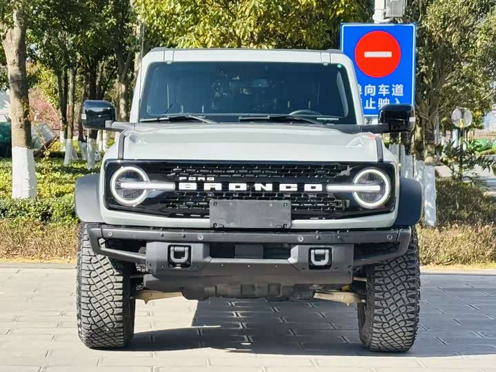 Фото 2 - Ford Bronco