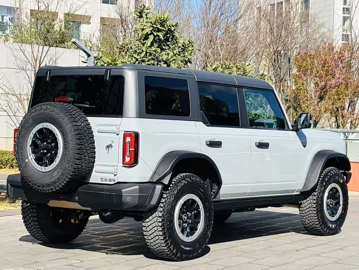 Фото 5 - Ford Bronco