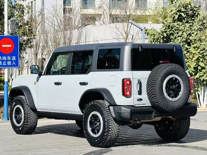 Фото 7 - Ford Bronco