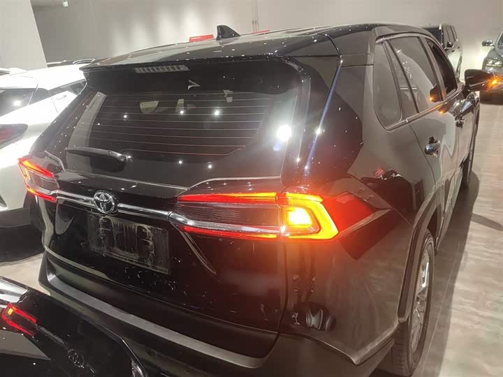 Фото 6 - Toyota Wildlander