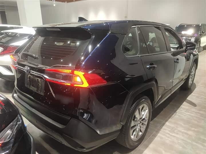 Фото 7 - Toyota Wildlander