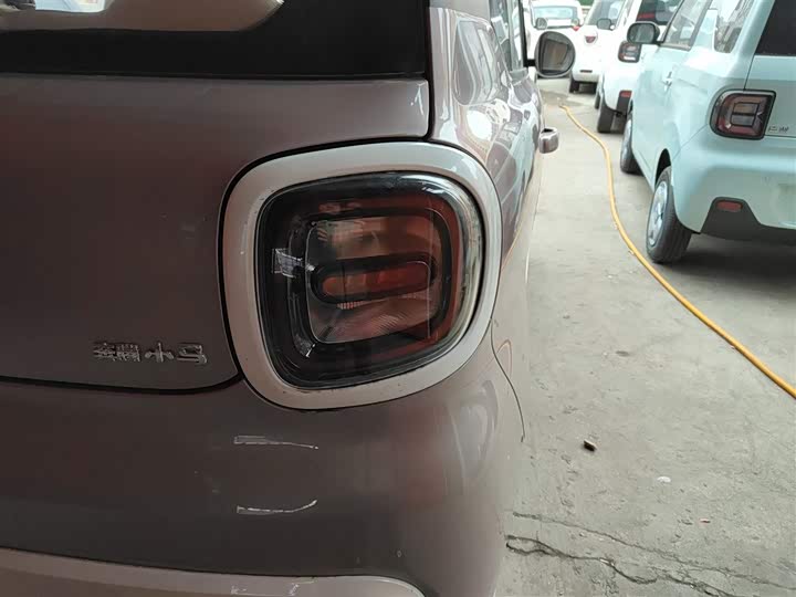 Фото 8 - Bestune Pony