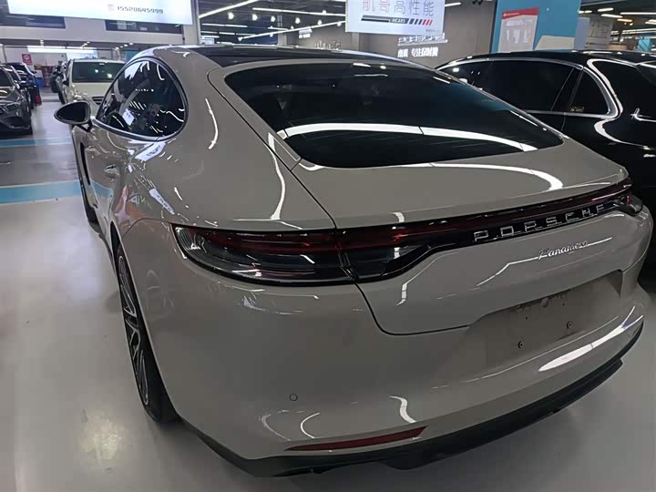 Фото 5 - Porsche Panamera