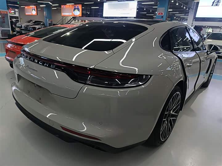 Фото 7 - Porsche Panamera