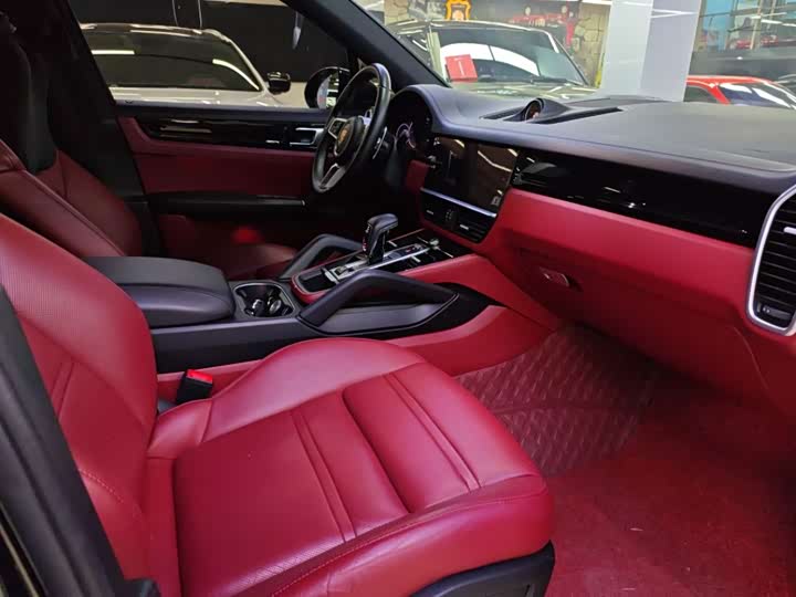 Фото 7 - Porsche Cayenne