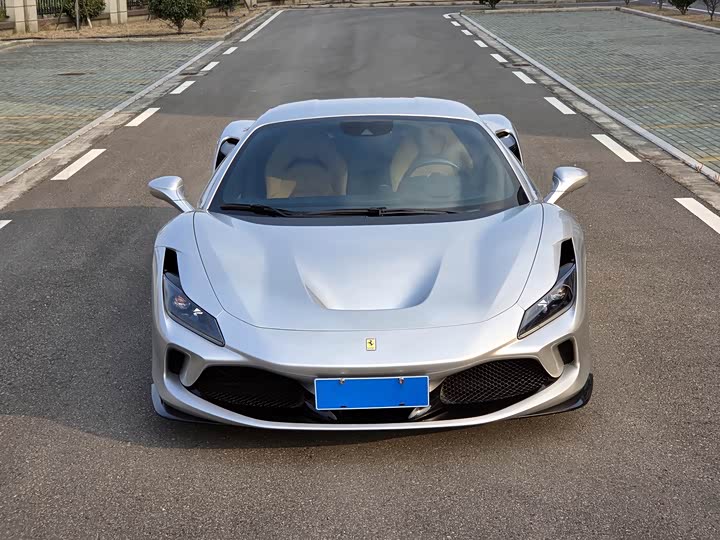 Фото 3 - Ferrari F8