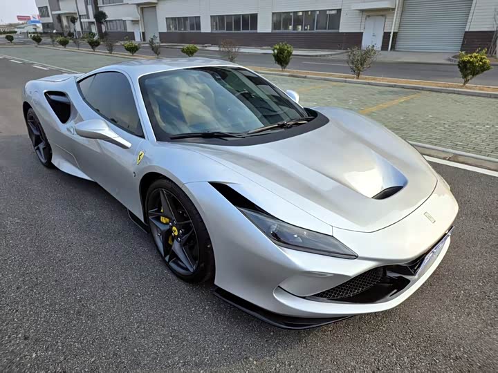 Фото 4 - Ferrari F8