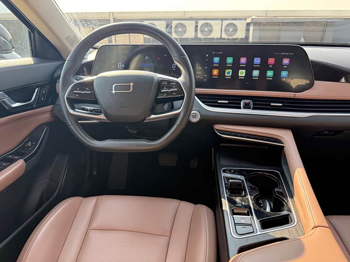 Фото 7 - Bestune B70