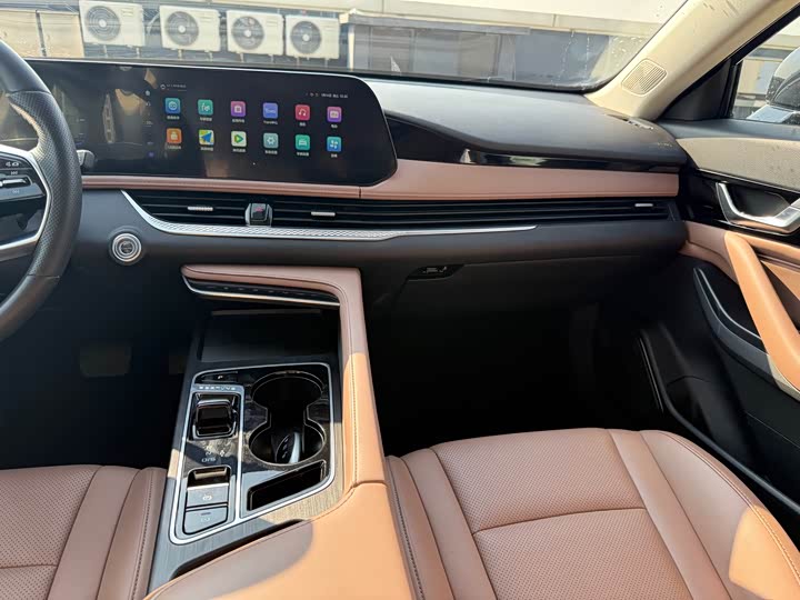 Фото 8 - Bestune B70