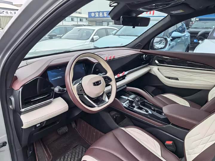 Фото 3 - Geely Monjaro