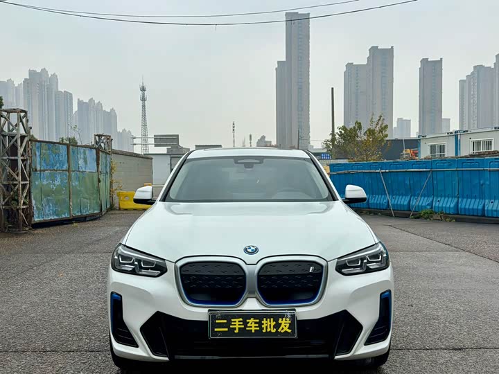 Фото 2 - BMW iX3