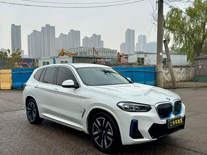 Фото 3 - BMW iX3