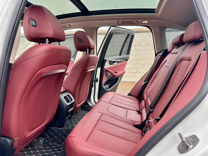 Фото 6 - BMW iX3